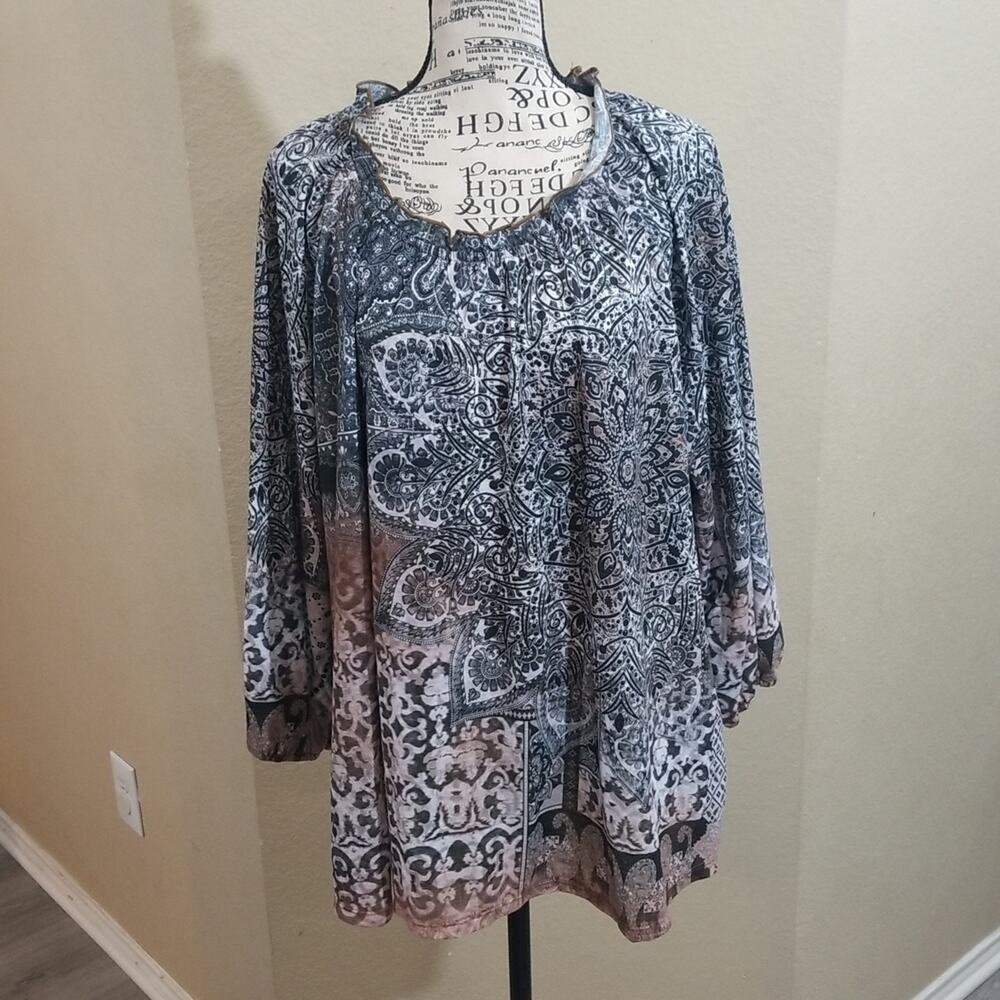 AVENUE paisley top plus size 24